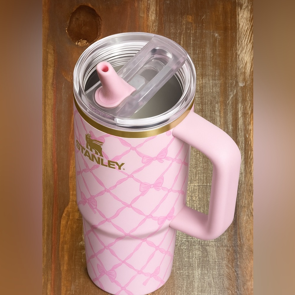 Stanley 1913 x LoveShackFancy Holiday‎ Quencher®Baby Bow Pink Peppermint NWT - Picture 3 of 4